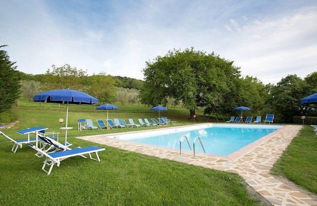Casa Salvia A: un apartamento en el estilo característico de la campiña toscana.