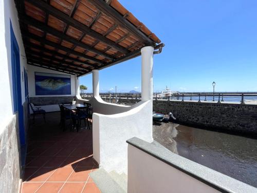 Casa Segreto, sul porto di Santa Marina Salina