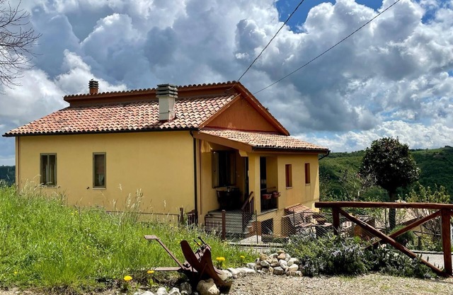 Apartamento independiente con tres dormitorios en el parque de las montañas Sibillini