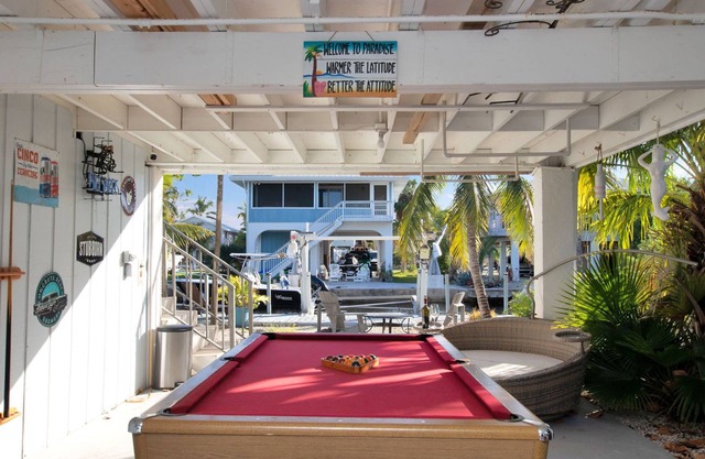 Casa Sirena, FL Keys Canalfront 3BD/2BA home offers a small pool & private dock