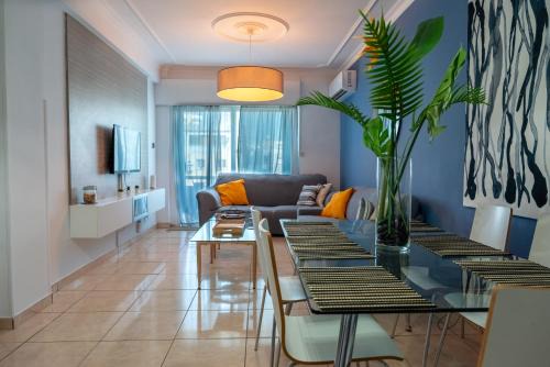 Casa Sol Modern 3 Bedroom Apartment 400m from Limassol Beach Fiber 5Gbps WiFi