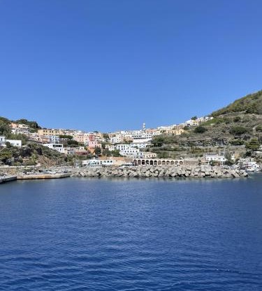 Casa Spaziosa al centro di Ustica