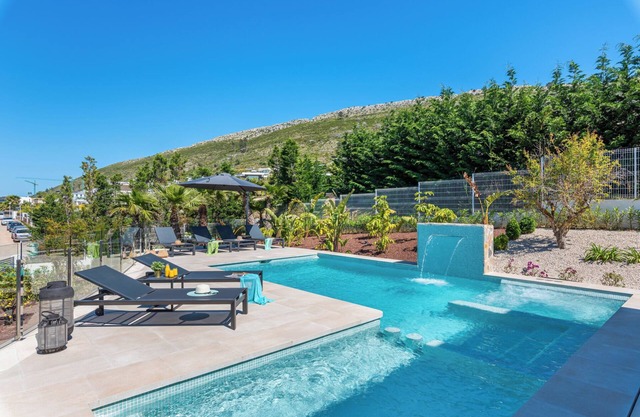 CASA SUNBREZEE, modern villa located in Villas del Vent, Javea