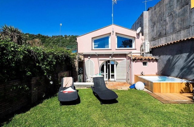 Casa Tegola - Seafront villa with jacuzzi