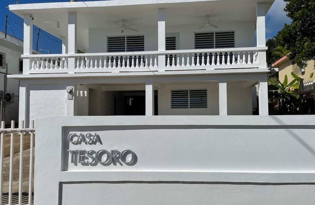 Casa Tesoro-pool home. Walk to beaches/restaurants