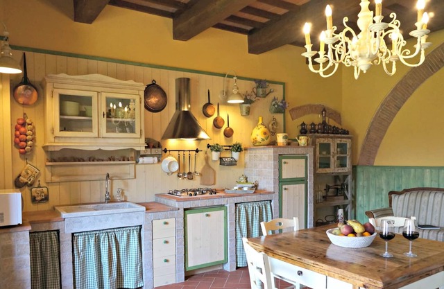 "Apartamento Torre del Reloj" en el pueblo medieval cerca de Pisa, Lucca, Florencia
