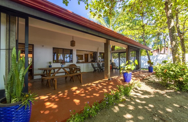Casa Tortuga - Beachfront House