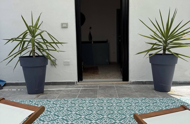 CASA TRAMONTANA , independent apt, 150 mt from the beach