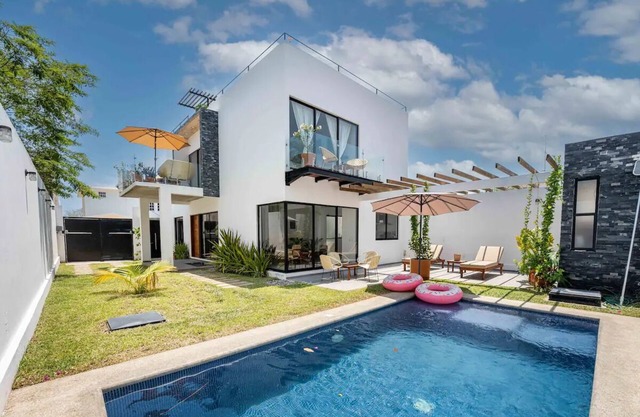 Casa Tres Iguanas, Linda casa metros de la playa, La Punta, Zicatela