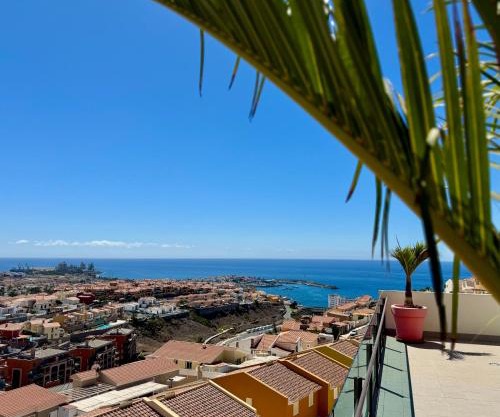 Casa Tucan - two bedrooms, heated pool, city and ocean views