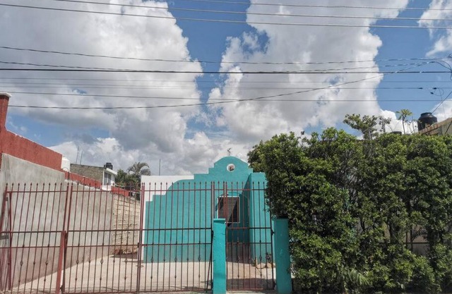 Casa Turquesa enfrente de parque
