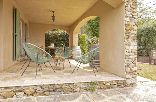 Casa U Castagnettu, renovated apartment in the vineyards of Patrimonio