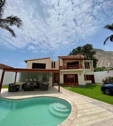 Casa Vaí Cieneguilla with a pool