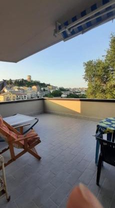 Casa vacanza Colle Renazzo con terrazzo in collina 15 min. dal mare