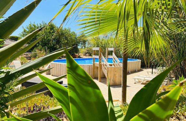 'Casa Velha' with large private terrace, barbecue and (shared) swimming pool.