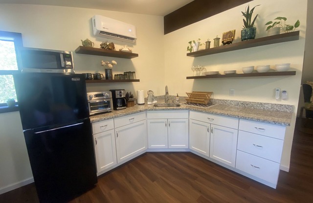 Casa Verde; private studio in the beautiful Hill Country of Texas