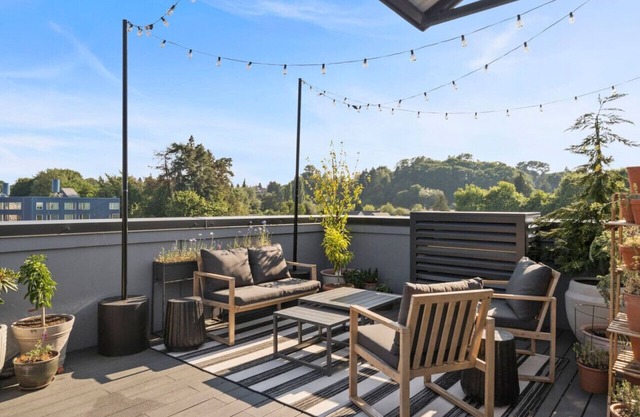 Casa Vista: Modern Townhouse in Columbia City
