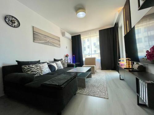 Casa Vista Premium 2BR Apartment with Free Parking