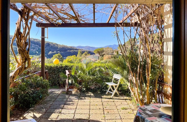 Bonito apartamento en Bagnaia con jardín y vistas