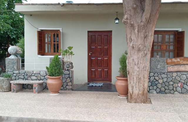 Casa y Departamentos Valle del Bermejo