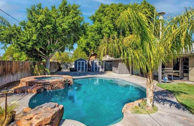 Casa Yuma: Modern, peaceful home with pool