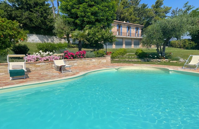 Casa Zefiro 4 by Marche Holiday Villas
