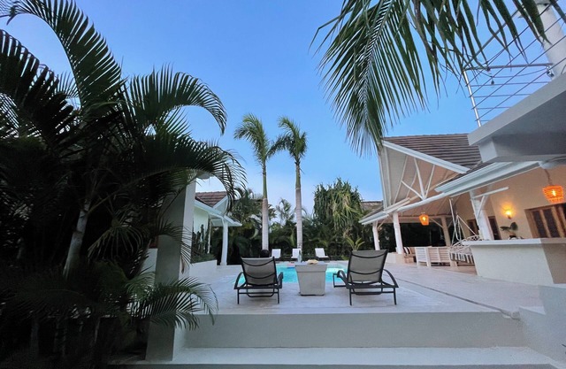 CASA ZEN / Luxury 5 Bed Villa with Private Pool off Incredible Coson Beach!