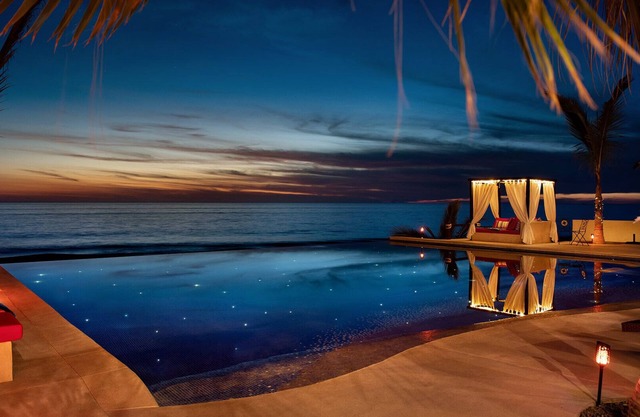 Villa frente a la playa de Casablanca con piscina, alquiler 1-2 - 3 Casitas