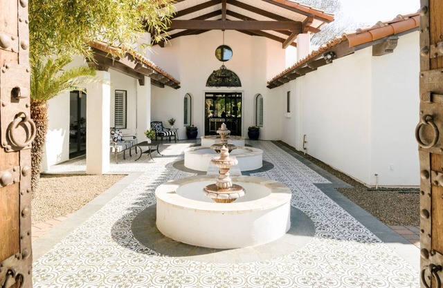 Casablanca Gardens by LuxeKey Moroccan Estate w/ Pool & Pickleball