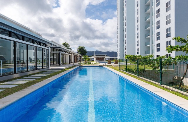 Casago 0606, Modern Nature-Inspired Condo with Mountain Views