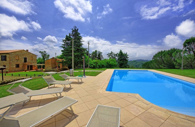 Villa en Montefoscoli con 4 habitaciones, capacidad 8