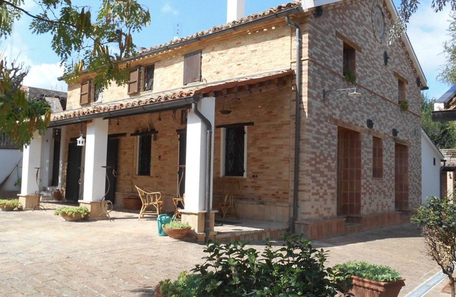 CASALE CIVETTA - APARTMENTS AND POOL
