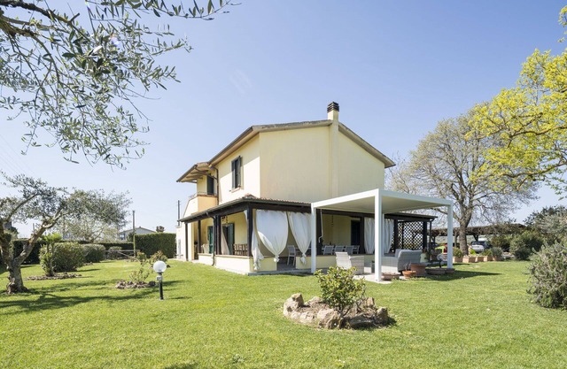 Casa de vacaciones en Marsiliana con 4 habitaciones, capacidad 12