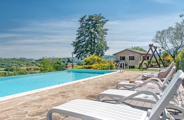 Casale La Macinara with private pool