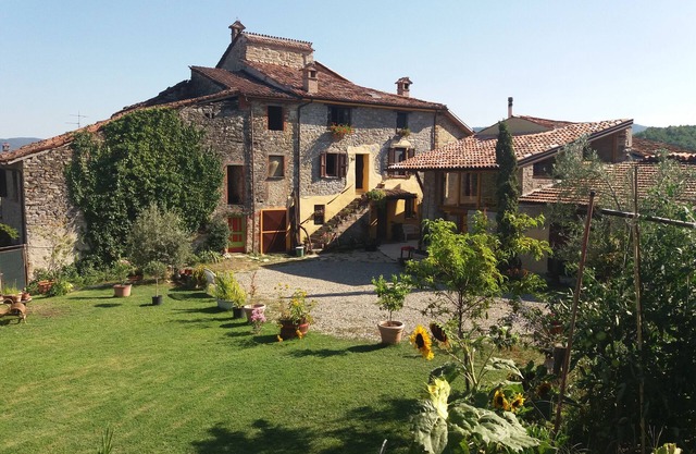 HABITACIONES CON COCINA EN UNA HERMOSA CASA DE CAMPO EN LA RELAJACIÓN DE LAS COLINAS DE PIACENZA