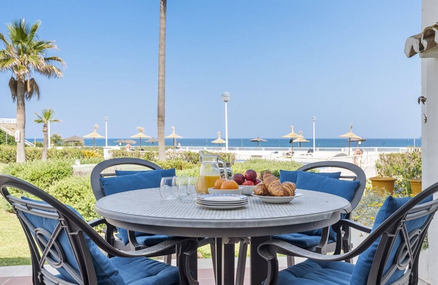 Casares del Mar - Beachside 3 Bed!
