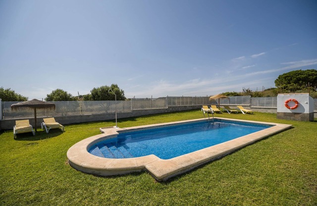 “Casas Rurales El Mirador A” with a Shared Pool, Beautiful Views