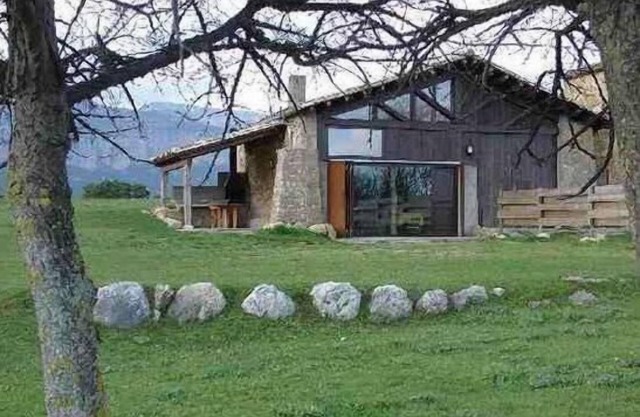 Casa rural independiente de 4 plazas en la provincia de Lérida. de fácil acceso.