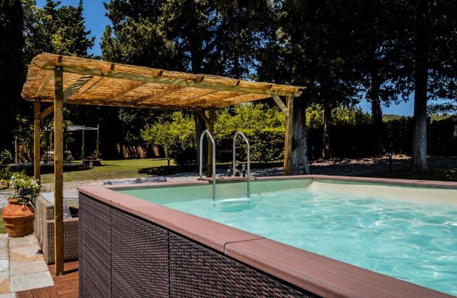 CASENUOVE III - Casale con giardino e piscina