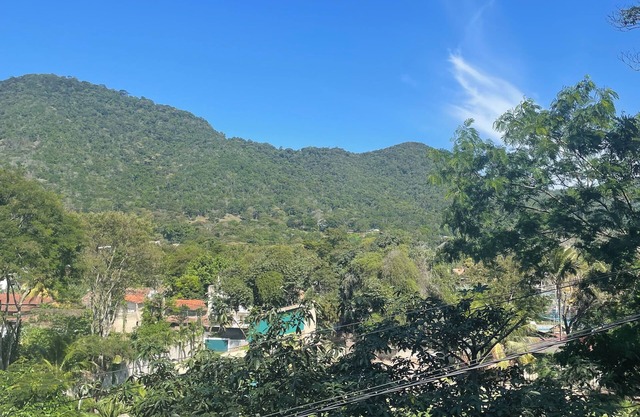 Casinha na natureza perto das praias