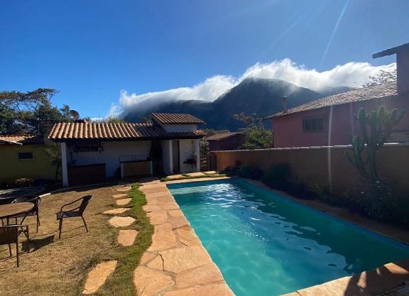 CASINHAS DA LAPINHA- 3 Chalés em Lapinha da Serra com cozinha- LATE CHECK OUT- Piscina Compartilhada - Veja a cor do chalé que está locando nas fotos junto aos preços CHALÉS AMARELO, AZUL E LARANJA