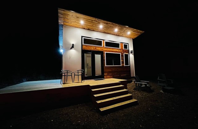 Casita 4 · Whimsical cozy tiny home in nature near water
