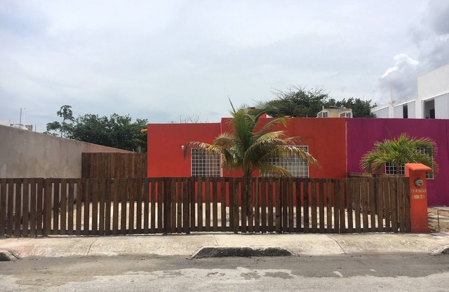 Casita Colibri, una casa ecológica con un ambiente vacacional y las comodidades del hogar.
