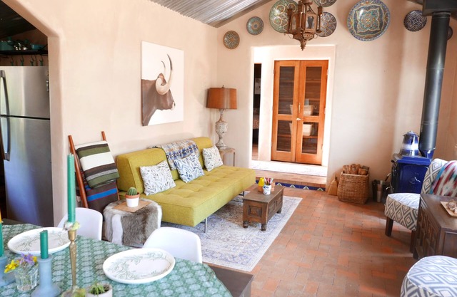 CASITA DE CONEJO/ A PEACEFUL SANTA FE ESCAPE