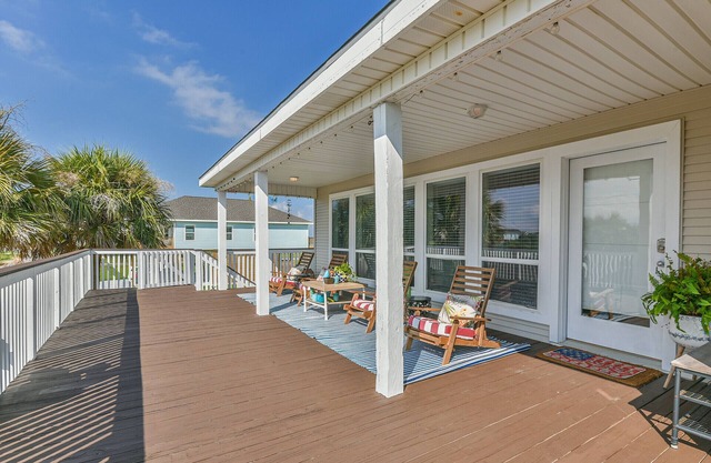 Casita Del Mar: Cozy Galveston Beach House short walk to the beach!
