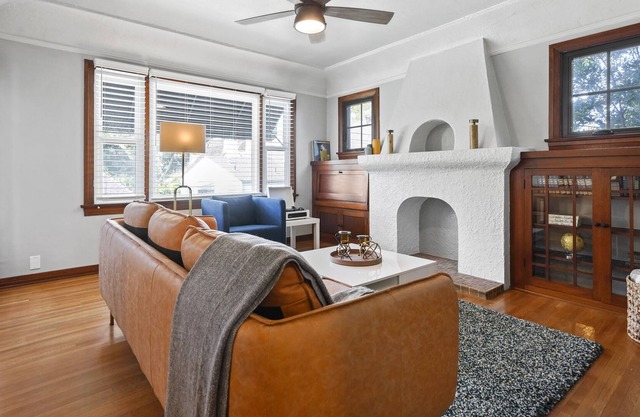 Casita Encanto,1 mile to the Beach,Walk to Dinings, Close to Downtown Long Beach