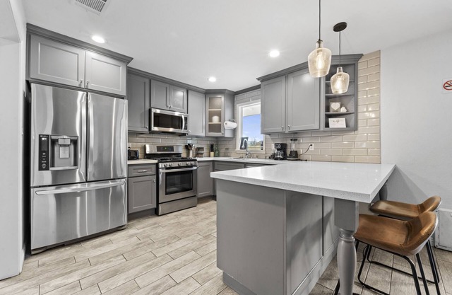 Casita Oasis near major highways, spa, newly remodeled.