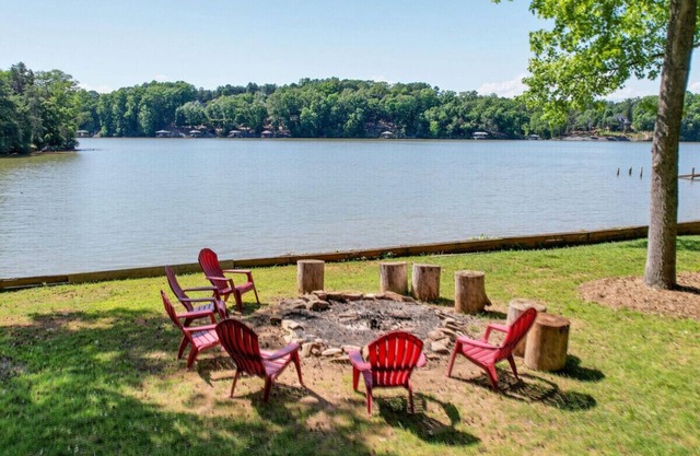 Castaway Cove 5 - Bed Lakeside Retreat - Boat Rental!