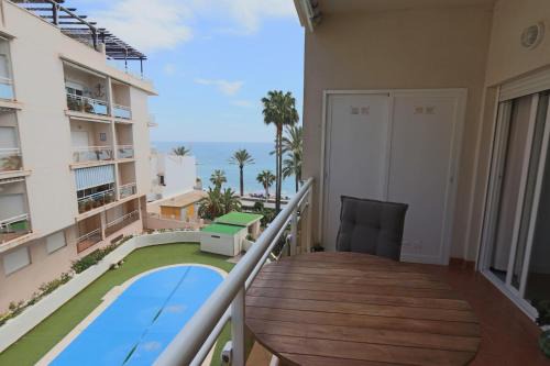 Castell Beach - Sea front - parking - swimming pool