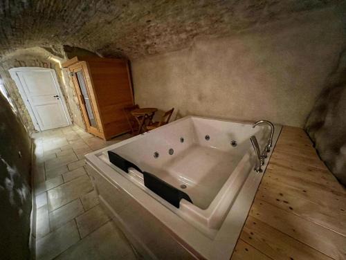 Castello Room & Spa
